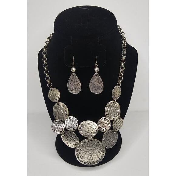 RUBY Rd. ROAD Antiqued Hammered Silver Coin Bib Necklace Earrings Jewelry Set - Picture 1 of 5